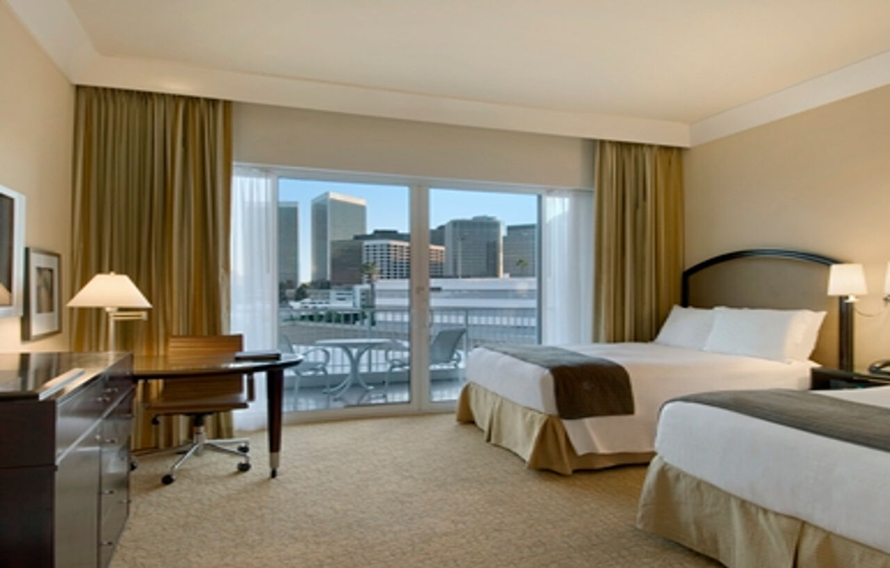 Hotel The Beverly Hilton 4*